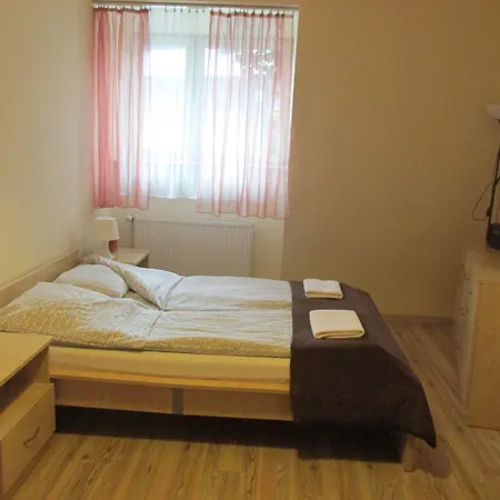 Euro-room & *