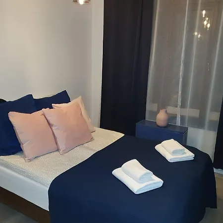 Euro-room & 公寓 *
