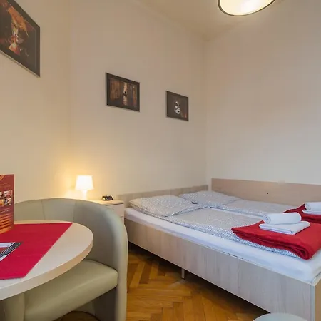 Euro-room & *