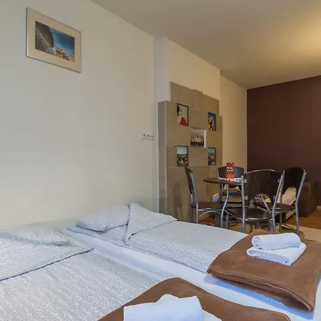Euro-room & *
