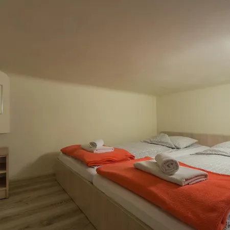 公寓 Euro-room &