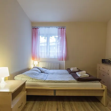 Euro-room & *