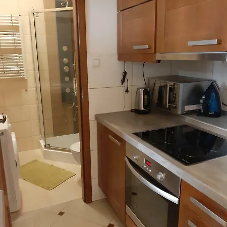 Euro-room & *